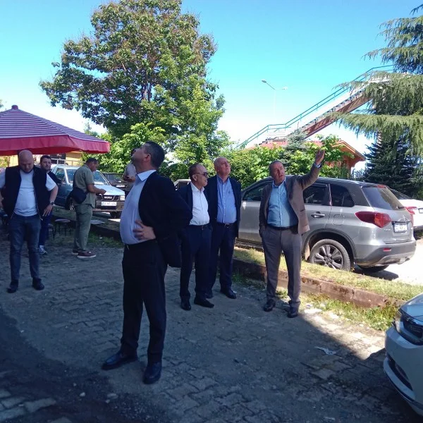 UĞUR ASLAN  PAZAR'DA  SHELL  YANINDA'Kİ  ATIK PARKI'DA GEZDİ..İNCELEMELER'DE BULUNDU..
