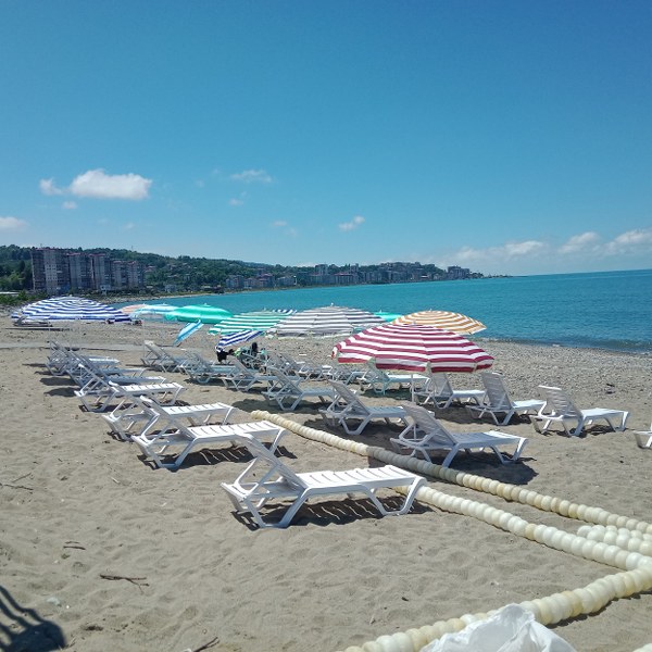 SAHİLKÖY  HALK PLAJI  RİZE/PAZAR'DA AÇILDI.