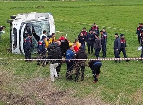  Denizli’de sporcu öğrencileri taşıyan midibüs devrildi: 2 ölü 26 yaralı – Birlik Haber Ajansı