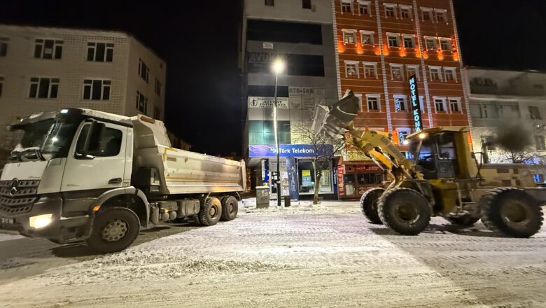  Kars’ta karla mücadele çalışmaları aralıksız devam ediyor – Birlik Haber Ajansı