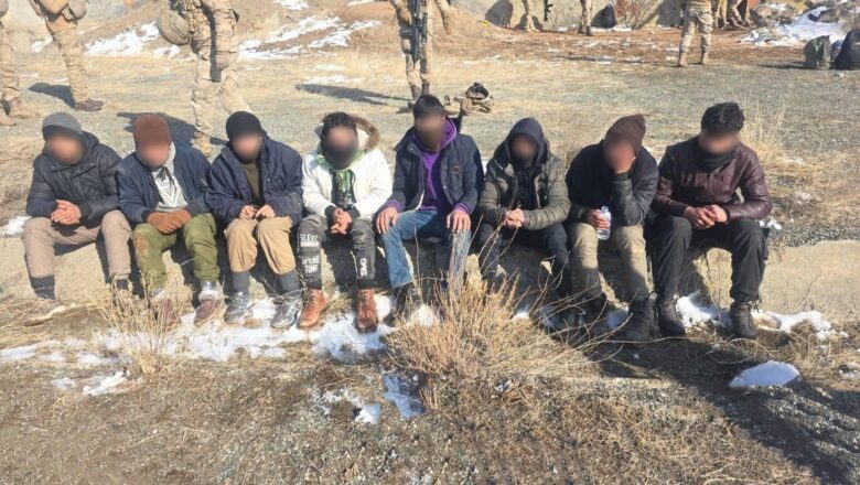  Kars’ta düzensiz göçmen operasyonu – Birlik Haber Ajansı
