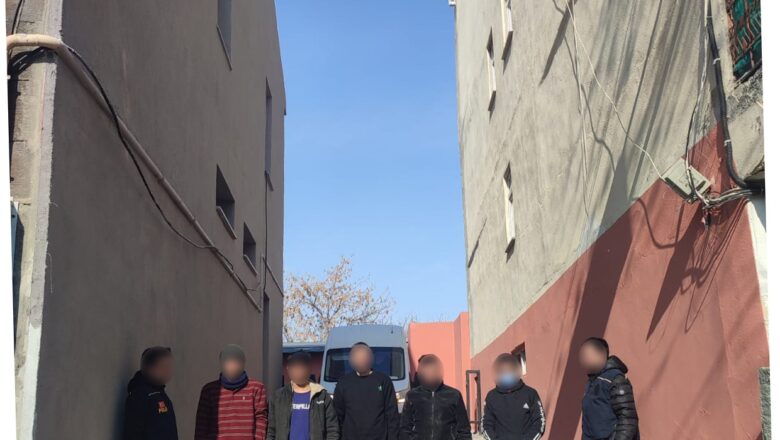  Kars’ta 5 düzensiz göçmen sahte evrakla yakalandı – Birlik Haber Ajansı