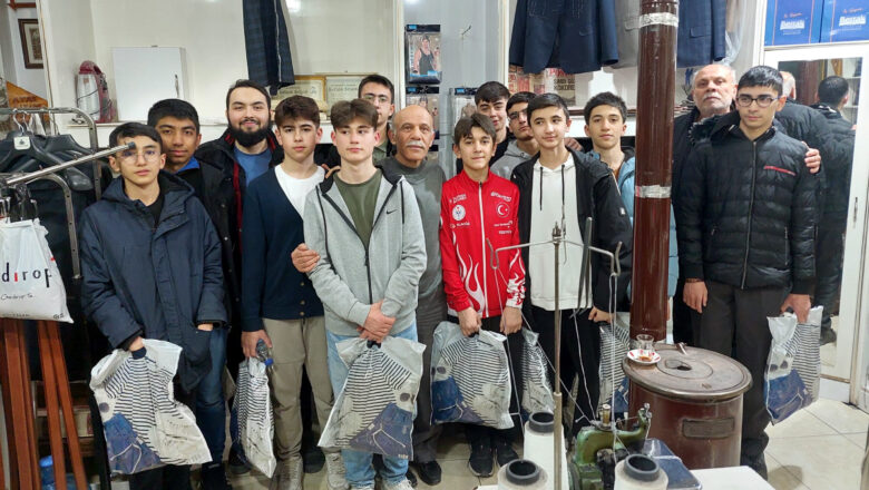  Hatimle teravih namazı kıldıran genç hafızlar, sevindirildi – Birlik Haber Ajansı