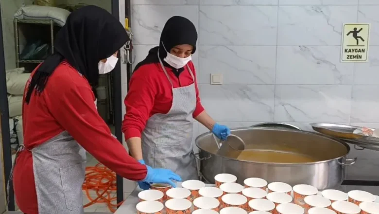  NALLIHAN KAYMAKAMLIĞI’NDAN İHTİYAÇ SAHİBİ 600 KİŞİYE GÜNLÜK SICAK YEMEK – Birlik Haber Ajansı