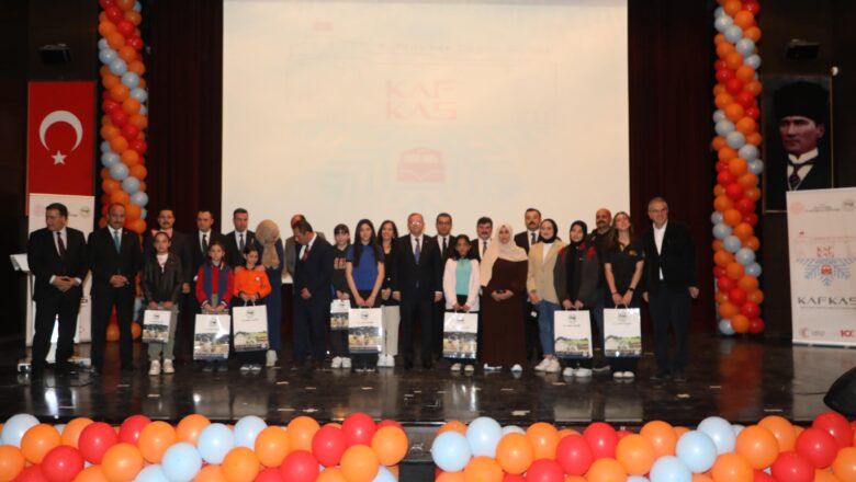  Kars’ta “Kafkas Projesi” kapsamında kitap okuyanlara ödülleri verildi – Birlik Haber Ajansı