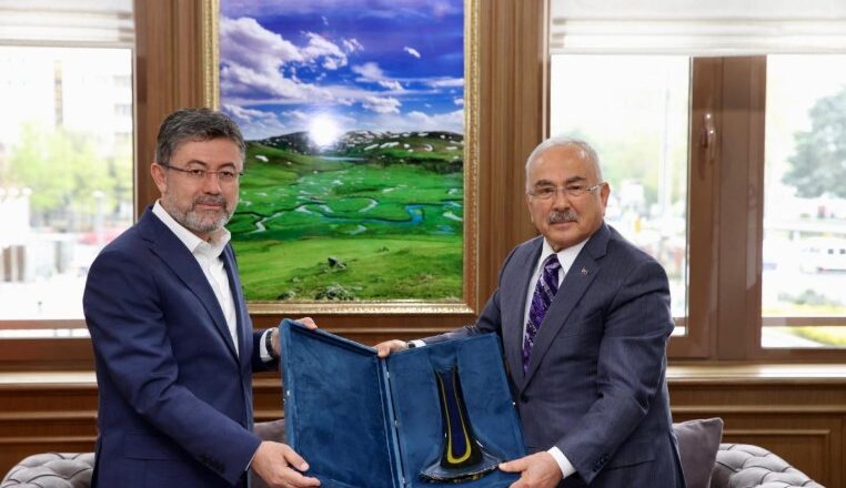  Bakan Yumaklı’dan Ordu Büyükşehir’e ziyaret – Birlik Haber Ajansı