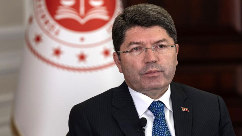  Bakan Tunç'tan deprem açıklaması: "Aksamaya yol açan bir durum yok"